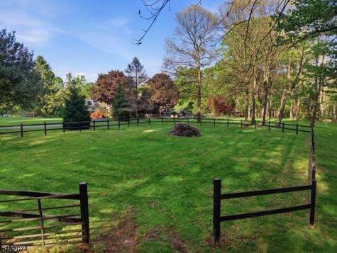 10 Tara Way Franklin NJ 08867