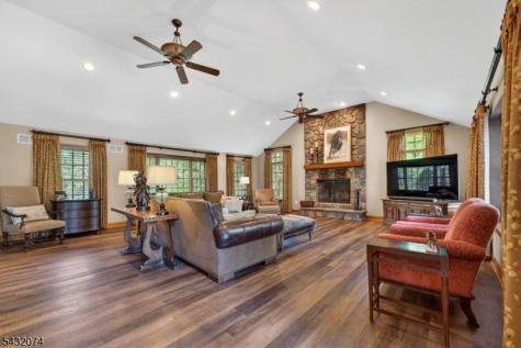 10 Tara Way Franklin NJ 08867