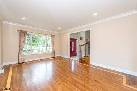 20 Hugenot Street East Hanover NJ 07936