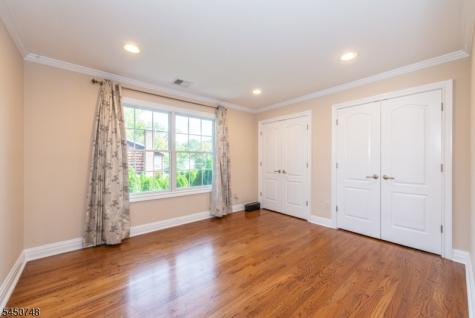 20 Hugenot Street East Hanover NJ 07936