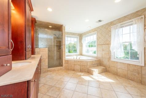 20 Hugenot Street East Hanover NJ 07936