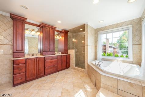 20 Hugenot Street East Hanover NJ 07936