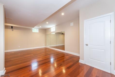 20 Hugenot Street East Hanover NJ 07936