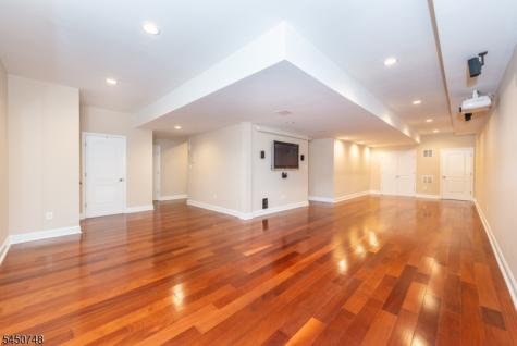 20 Hugenot Street East Hanover NJ 07936