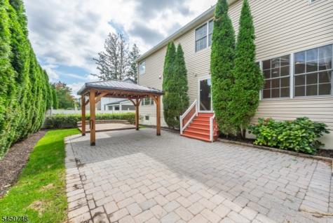 20 Hugenot Street East Hanover NJ 07936