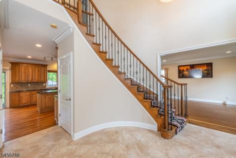 20 Hugenot Street East Hanover NJ 07936