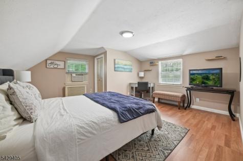 46 Phyllis Road West Orange NJ 07052