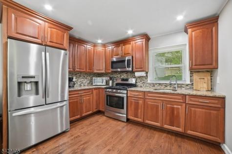 46 Phyllis Road West Orange NJ 07052