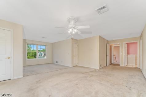 413 N Prospect Street Lopatcong NJ 08865