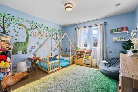 15 Wanda Court Clifton NJ 07014