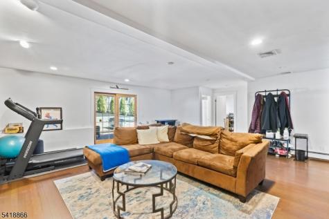 15 Wanda Court Clifton NJ 07014