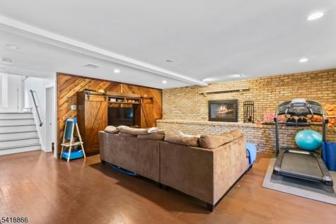 15 Wanda Court Clifton NJ 07014