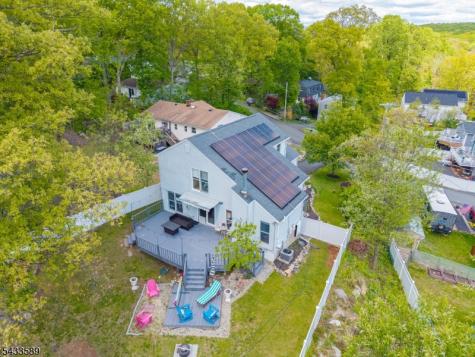 62 Unger Avenue Hopatcong NJ 07874