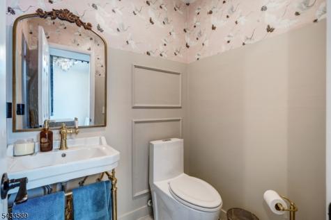 62 Unger Avenue Hopatcong NJ 07874