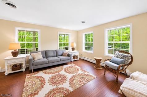 1 Foley Drive Hampton NJ 07860
