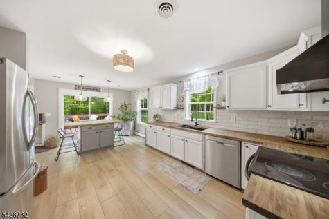 1 Foley Drive Hampton NJ 07860