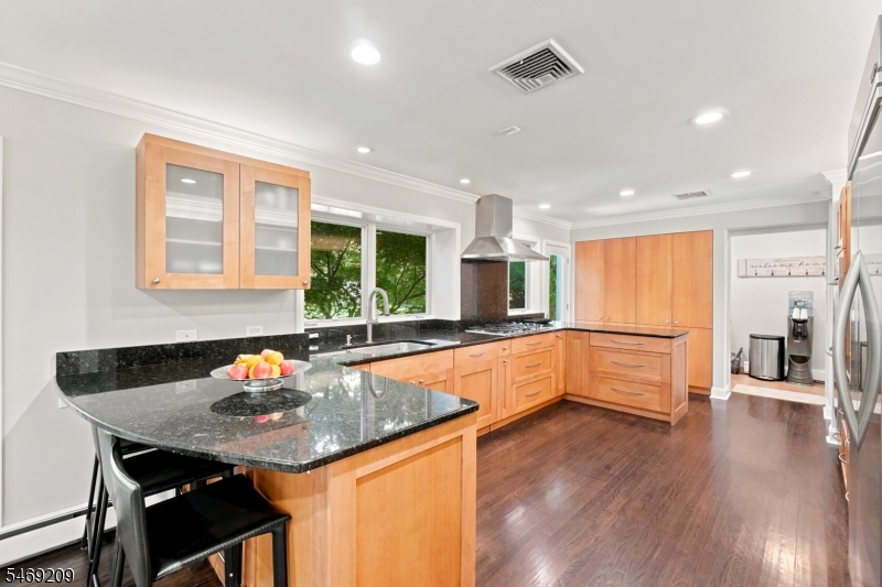 4 Tremont Terrace Livingston NJ 07039