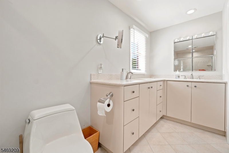 4 Tremont Terrace Livingston NJ 07039