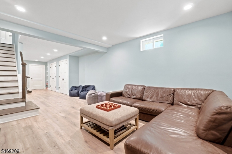 4 Tremont Terrace Livingston NJ 07039