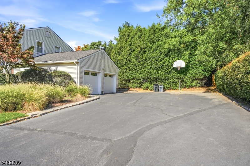 4 Tremont Terrace Livingston NJ 07039