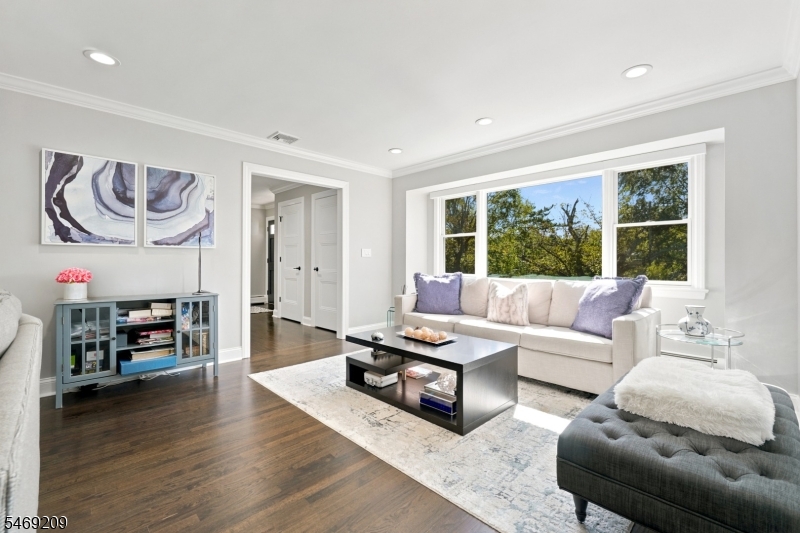 4 Tremont Terrace Livingston NJ 07039