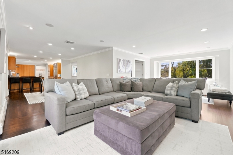4 Tremont Terrace Livingston NJ 07039