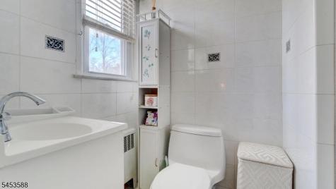 25 Woodland Avenue West Orange NJ 07052