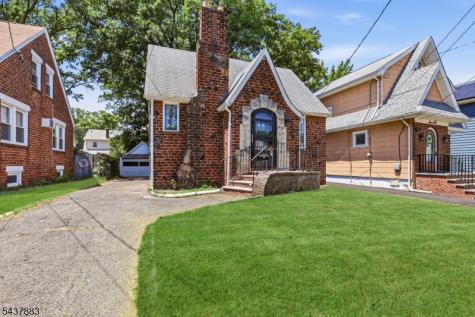 712 Sheridan Avenue Roselle NJ 07203