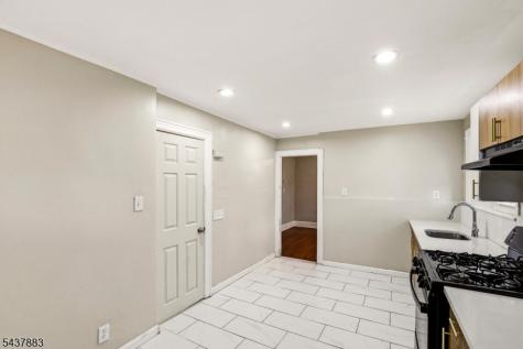 712 Sheridan Avenue Roselle NJ 07203