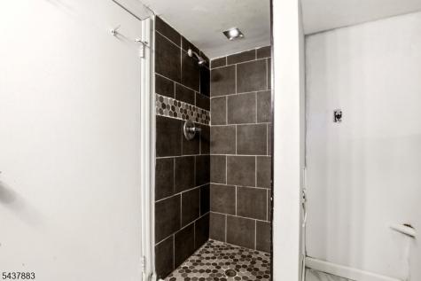 712 Sheridan Avenue Roselle NJ 07203