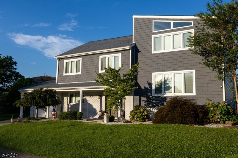 18 Robinhood Drive Sayreville NJ 08859