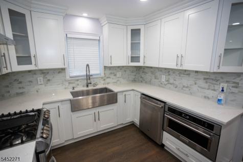 18 Robinhood Drive Sayreville NJ 08859