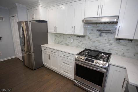 18 Robinhood Drive Sayreville NJ 08859