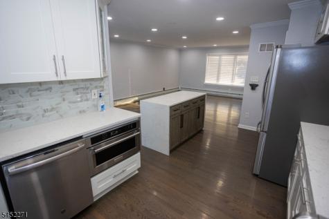 18 Robinhood Drive Sayreville NJ 08859