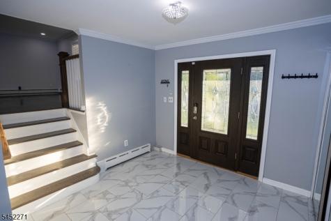18 Robinhood Drive Sayreville NJ 08859