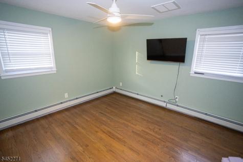 18 Robinhood Drive Sayreville NJ 08859