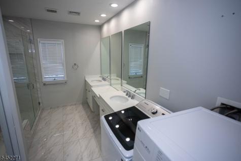 18 Robinhood Drive Sayreville NJ 08859
