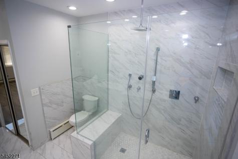 18 Robinhood Drive Sayreville NJ 08859
