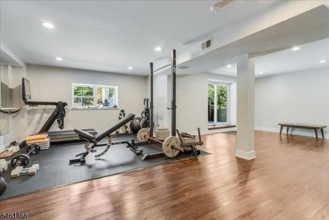 54 Oakridge Road Verona NJ 07044