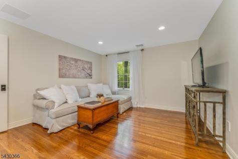 612 Woodglen Road Lebanon NJ 08826