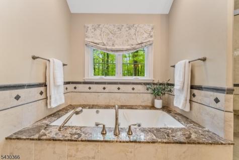 612 Woodglen Road Lebanon NJ 08826