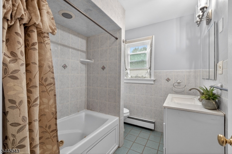 2 Lillian Terrace Woodbridge NJ 07095