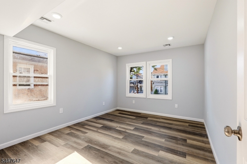 26 Crescent Avenue Newark NJ 07112