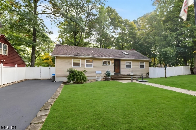37 Maxim Drive Hopatcong NJ 07843