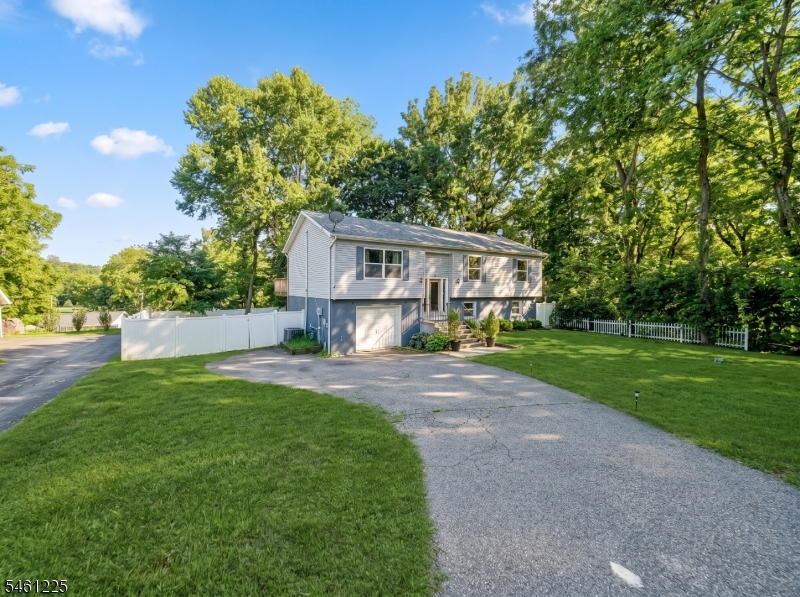 404 Lyndale Street Phillipsburg NJ 08865