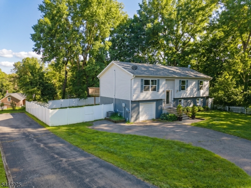 404 Lyndale Street Phillipsburg NJ 08865
