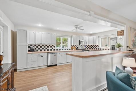 11 Knoll Drive Denville NJ 07866