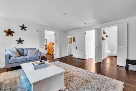 2041 Raritan Road Scotch Plains NJ 07076