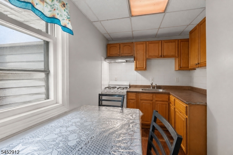 90 Manchester Avenue Paterson NJ 07502