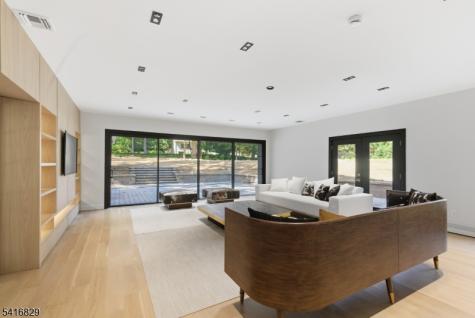 60 Brookside Drive Upper Saddle River NJ 07458